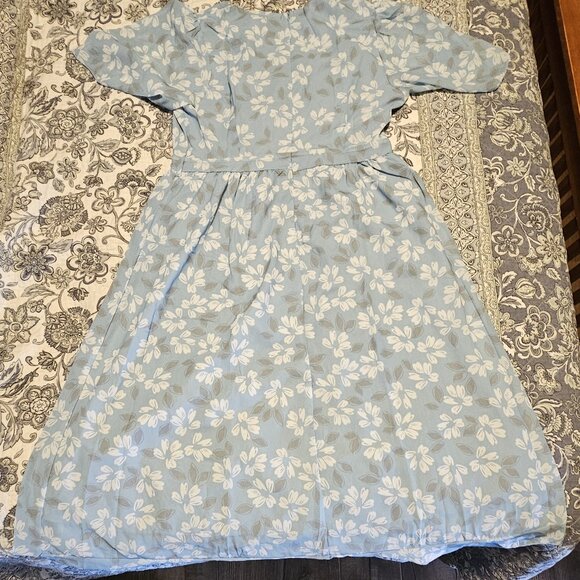 Women's Summer Layered Dress - Picture 6 of 8